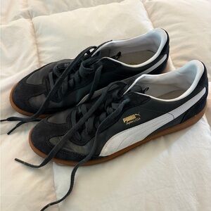 Puma Navy & White Gum-Soled Sneakers